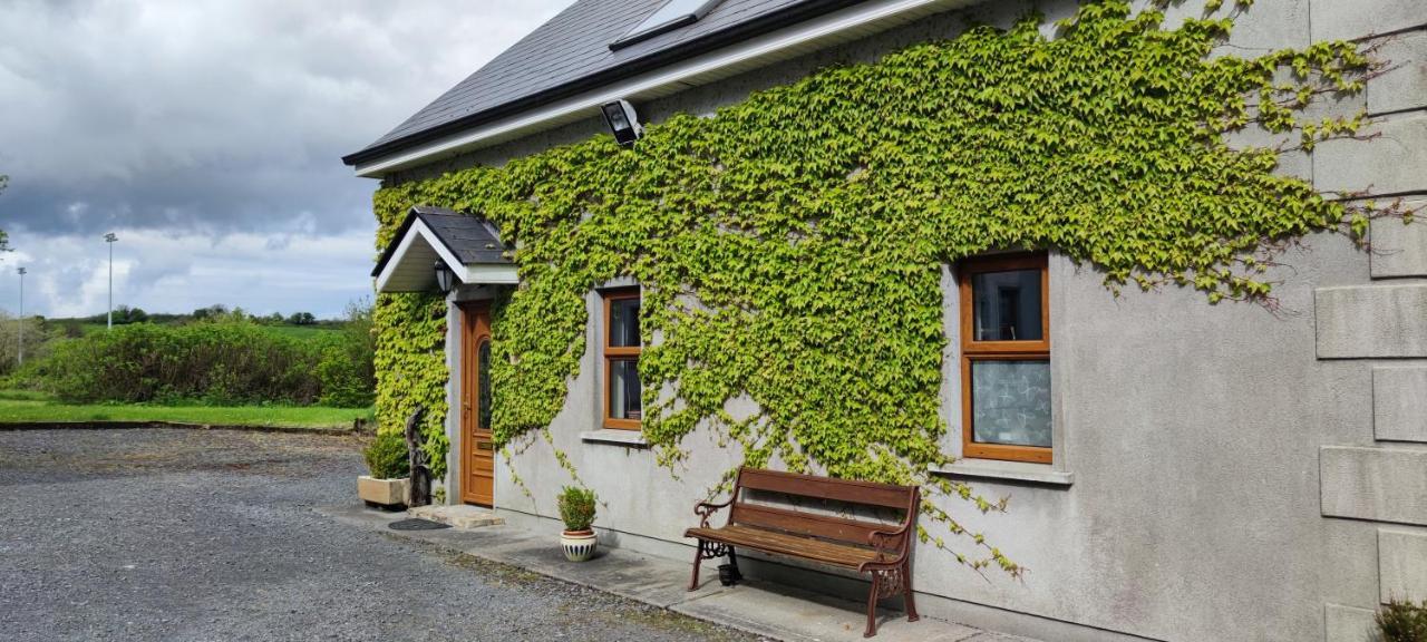 The Garden Gates Guest Accommodation Castlebar Dış mekan fotoğraf